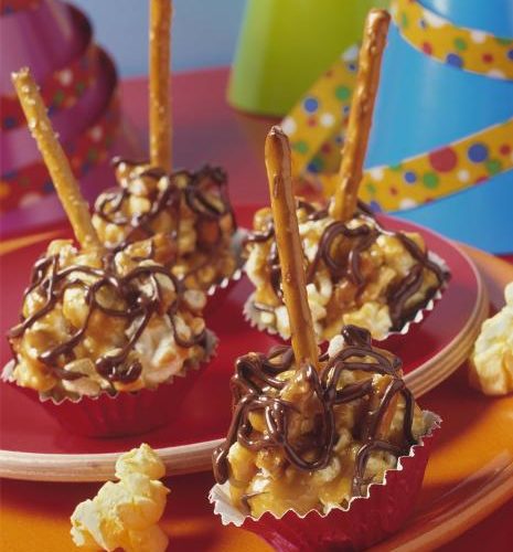 Recipe Image: caramel popcorn party pops