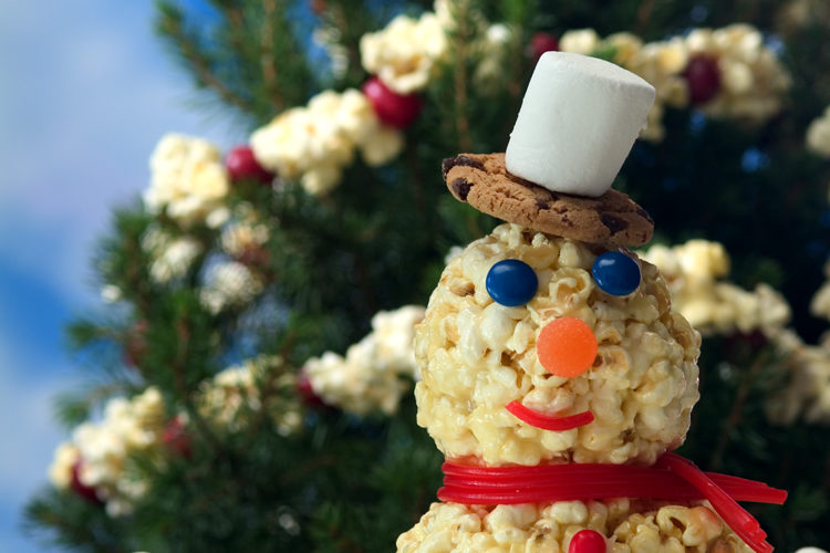 JOLLY TIME® Recipe Image: Holiday Popcorn Snowman Craft for Kids