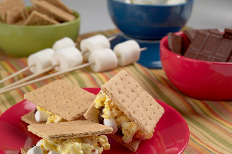 Recipe Image: popcorn s'mores