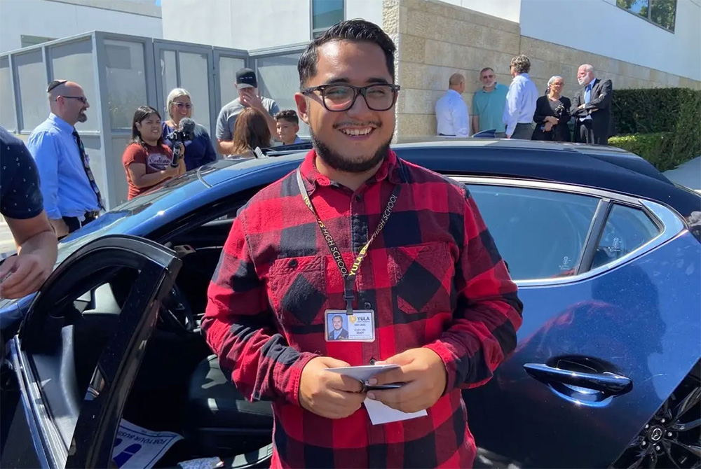 Devoted math teacher receives a huge surprise from his students Devoted math teacher receives a huge surprise from his students
