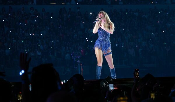 Taylor Swift’s Heartstrings: A Symphony of Generosity