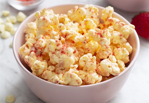 Recipe Image: Strawberries and Cream Popcorn Recipe