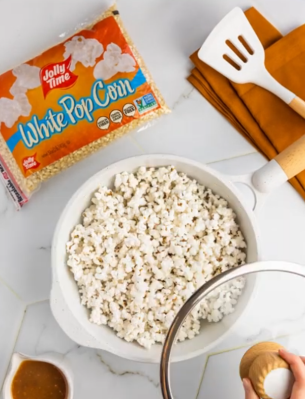 JOLLY TIME® Blog Post: How to Make Perfect Stovetop Popcorn